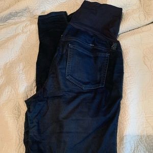 A glow maternity jeans